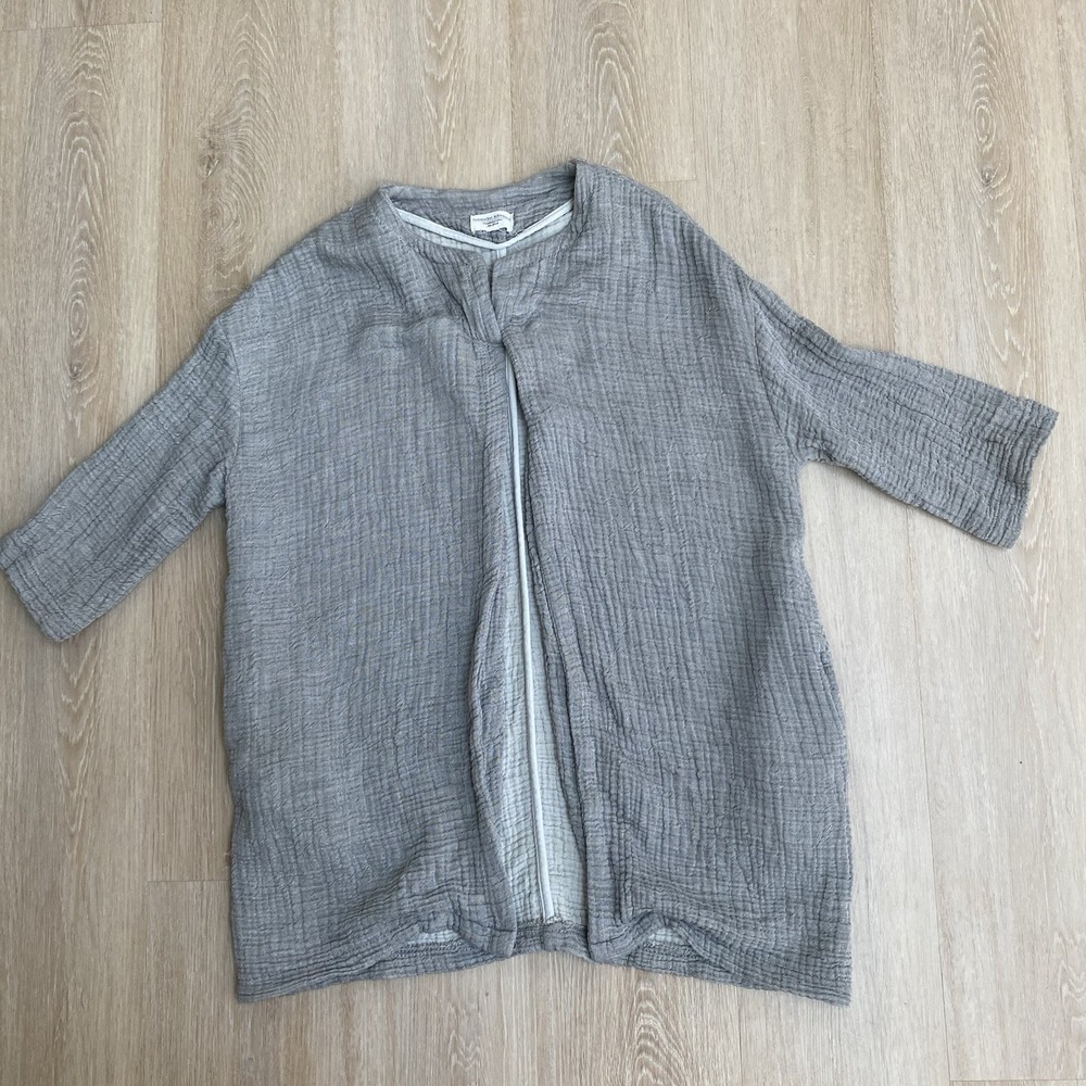 Hammacher Schlemmer 100% cotton Gray Crinkle Cotton Gauze kimono cardigan